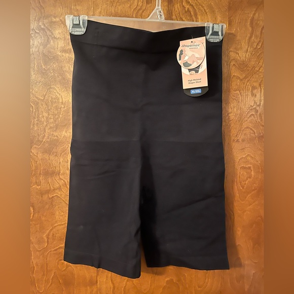Shapermint shorts - Picture 2 of 5